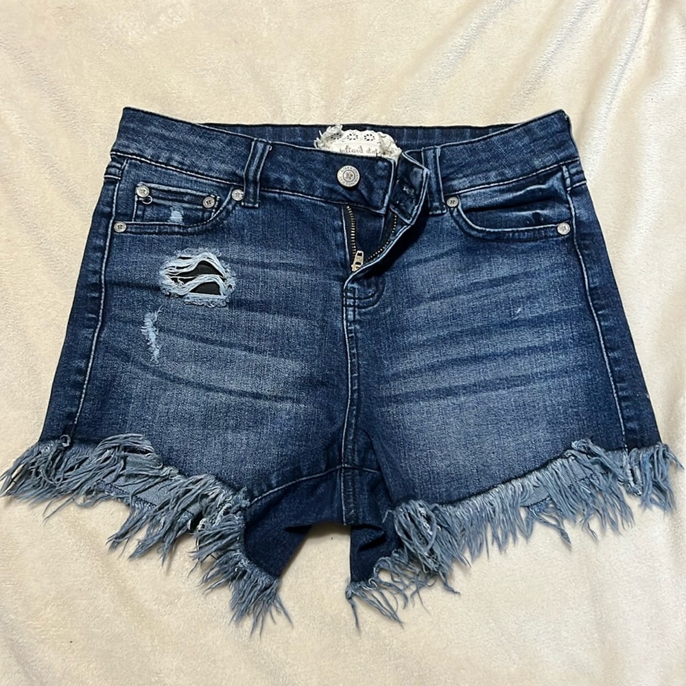 Altard state sz 24/0 cut off jean shorts medium wash